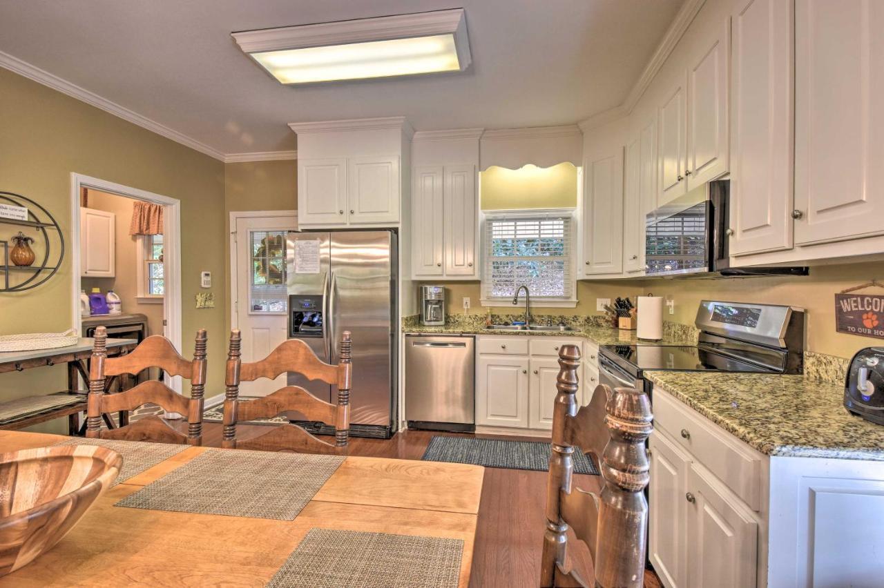 Lake Keowee Escape With Dock, Deck And Lake Access! Six Mile エクステリア 写真
